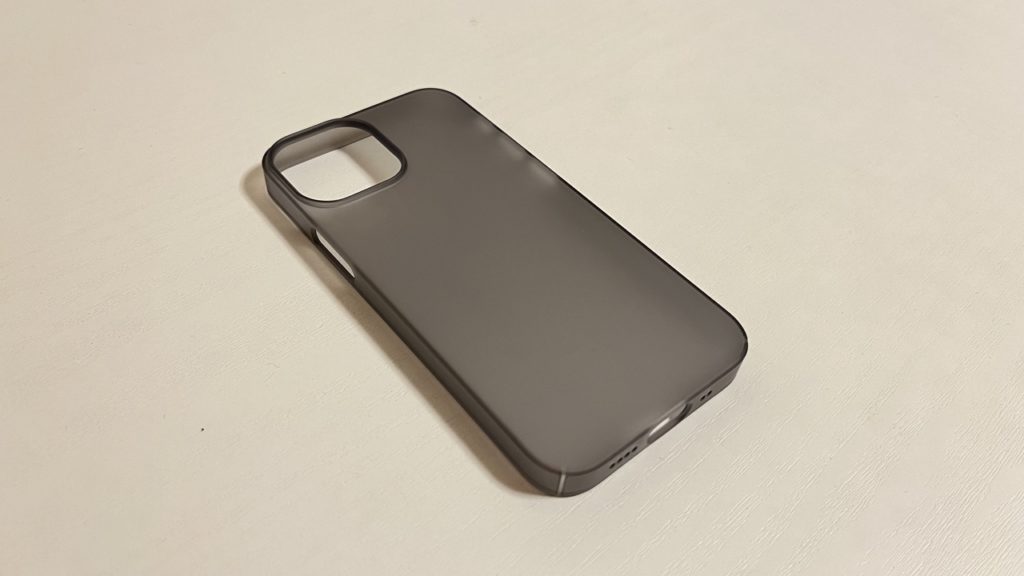 スモークブラック。マットな薄い黒