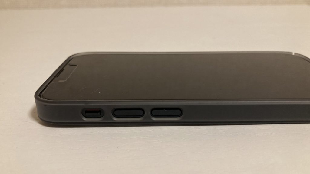 フチが画面よりも上にある